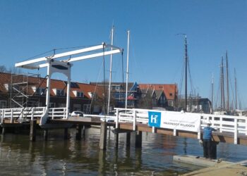 Traditionele ophaalbrug voor monnickendam-Haasnoot-Bruggen
