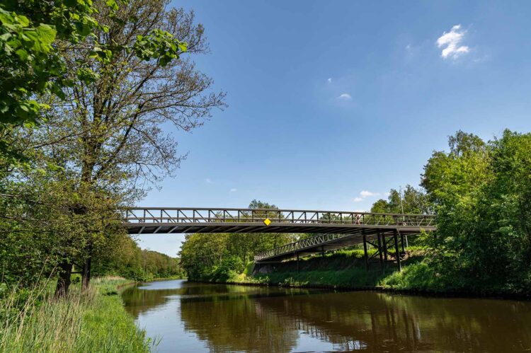 Ontwerp en realisatie Haasnoot Bruggen BV voor gemeente Best.