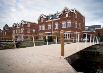 Serie bruggen voor woonwijk in Den Haag