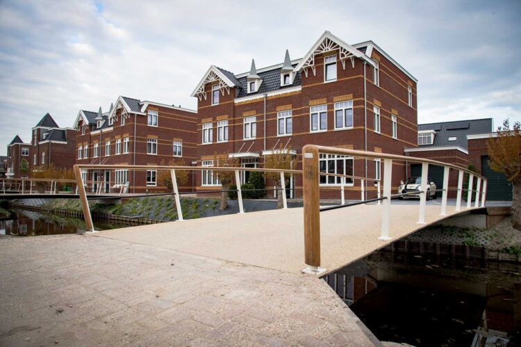 Serie bruggen voor woonwijk in Den Haag